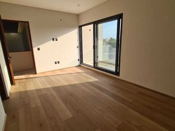 Venta de Casa en Querétaro, dentro del Club de Golf Campanario, 4 recámaras
