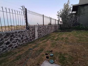 Venta de Casa en Querétaro, dentro del Club de Golf Campanario, 4 recámaras