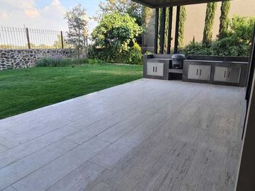 Venta de Casa en Querétaro, dentro del Club de Golf Campanario, 4 recámaras