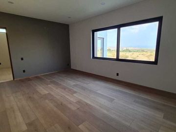 Venta de Casa en Querétaro, dentro del Club de Golf Campanario, 4 recámaras