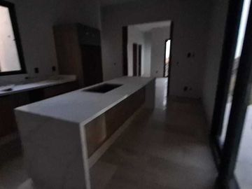 Venta de Casa en Querétaro, dentro del Club de Golf Campanario, 4 recámaras
