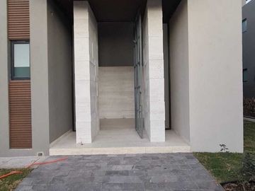 Venta de Casa en Querétaro, dentro del Club de Golf Campanario, 4 recámaras