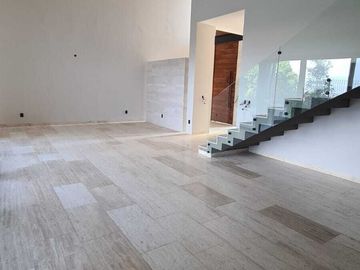 Venta de Casa en Querétaro, dentro del Club de Golf Campanario, 4 recámaras