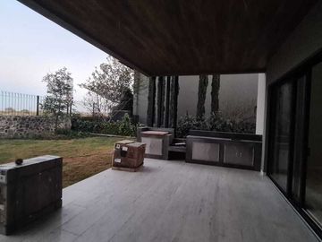Venta de Casa en Querétaro, dentro del Club de Golf Campanario, 4 recámaras