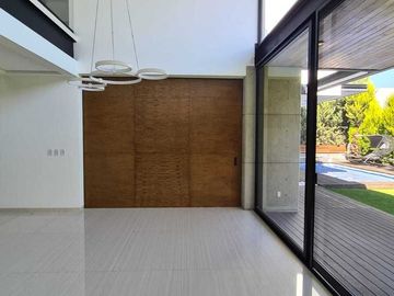 Venta de Casa en Querétaro, dentro del Club de Golf Campanario, alberca domotica