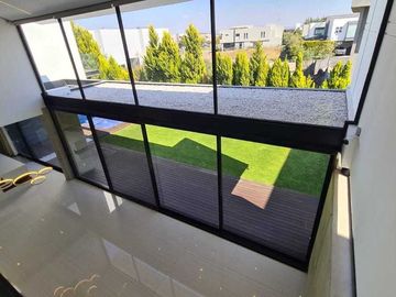Venta de Casa en Querétaro, dentro del Club de Golf Campanario, alberca domotica