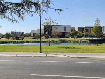 Venta de Casa en Querétaro, dentro del Club de Golf Campanario, alberca domotica