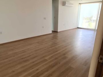 Venta de Casa en Querétaro, dentro del Club de Golf Campanario, alberca domotica