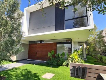 Venta de Casa en Querétaro, dentro del Club de Golf Campanario, alberca domotica