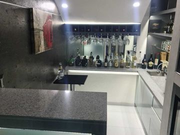 Venta de Casa en Querétaro, Corregidora, Vista Real, Club Hípico, alberca propia