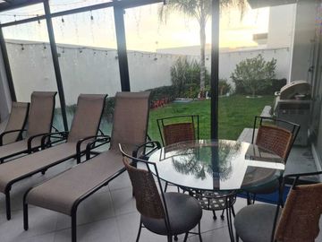 Venta de Casa en Querétaro, Corregidora, Vista Real, Club Hípico, alberca propia