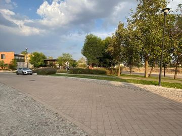 Venta de Casa en Querétaro, dentro del Club de Golf Campanario, 5 recámaras