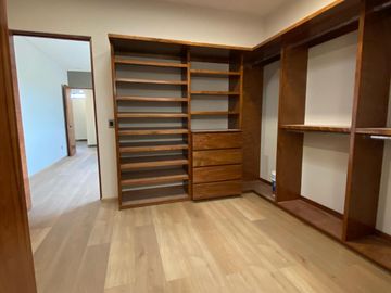 Venta de Casa en Querétaro, dentro del Club de Golf Campanario, 5 recámaras
