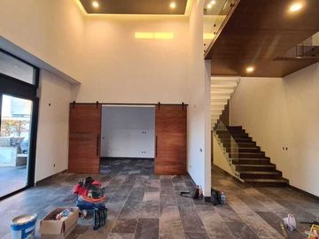 Venta de Casa en Querétaro, dentro del Club de Golf Campanario, 5 recámaras