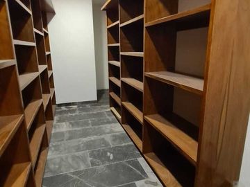 Venta de Casa en Querétaro, dentro del Club de Golf Campanario, 5 recámaras