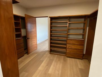 Venta de Casa en Querétaro, dentro del Club de Golf Campanario, 5 recámaras
