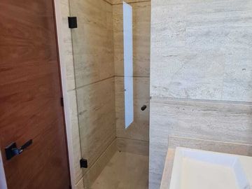 Venta de Casa en Querétaro, dentro del Club de Golf Campanario, 5 recámaras