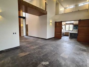 Venta de Casa en Querétaro, dentro del Club de Golf Campanario, 5 recámaras
