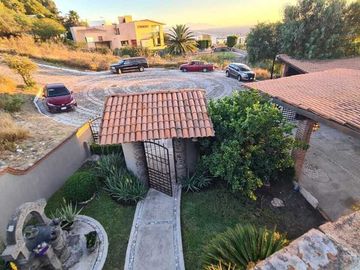 Espectacular Residencia una planta con 4 recámaras y enorme jardín en Vista Real