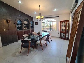 Espectacular Residencia una planta con 4 recámaras y enorme jardín en Vista Real