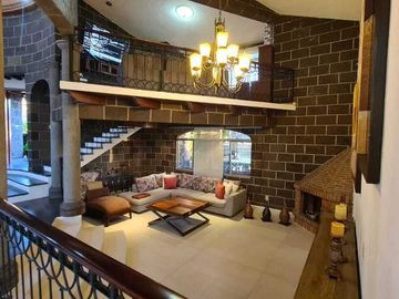 Espectacular Residencia una planta con 4 recámaras y enorme jardín en Vista Real
