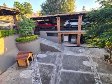 Espectacular Residencia una planta con 4 recámaras y enorme jardín en Vista Real