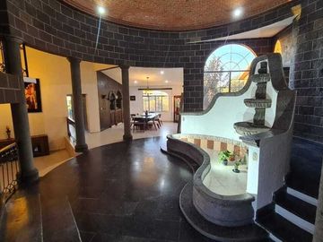 Espectacular Residencia una planta con 4 recámaras y enorme jardín en Vista Real