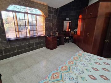 Espectacular Residencia una planta con 4 recámaras y enorme jardín en Vista Real