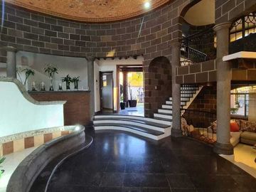 Espectacular Residencia una planta con 4 recámaras y enorme jardín en Vista Real