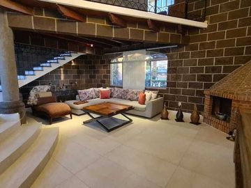 Espectacular Residencia una planta con 4 recámaras y enorme jardín en Vista Real