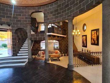 Espectacular Residencia una planta con 4 recámaras y enorme jardín en Vista Real