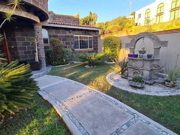 Espectacular Residencia una planta con 4 recámaras y enorme jardín en Vista Real