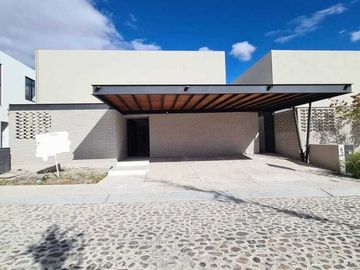 Venta de Casa en Querétaro, Lomas del Campanario Norte, precio de OPORTUNIDAD