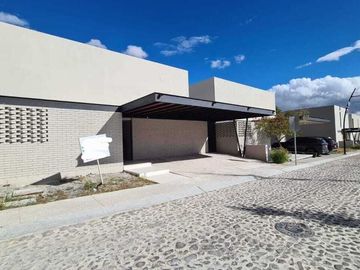 Venta de Casa en Querétaro, Lomas del Campanario Norte, precio de OPORTUNIDAD