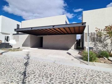 Venta de Casa en Querétaro, Lomas del Campanario Norte, precio de OPORTUNIDAD