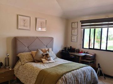 Venta de Casa en Querétaro, Villas del Mesón,  4 recámaras, 450 m2 de jardín.