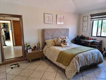 Venta de Casa en Querétaro, Villas del Mesón,  4 recámaras, 450 m2 de jardín.
