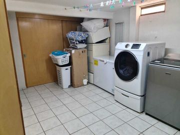 Venta de Casa en Querétaro, Villas del Mesón,  4 recámaras, 450 m2 de jardín.