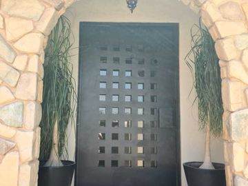 Venta de Casa en Querétaro, Villas del Mesón,  4 recámaras, 450 m2 de jardín.