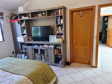 Venta de Casa en Querétaro, Villas del Mesón,  4 recámaras, 450 m2 de jardín.