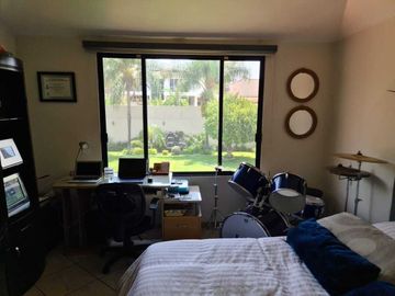 Venta de Casa en Querétaro, Villas del Mesón,  4 recámaras, 450 m2 de jardín.