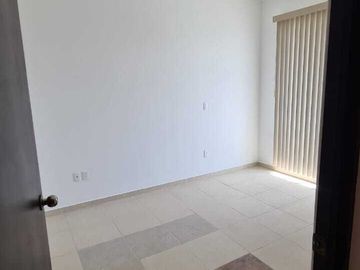 Venta de Casa en Querétaro, Milenio III, amplios espacios y jardín grande