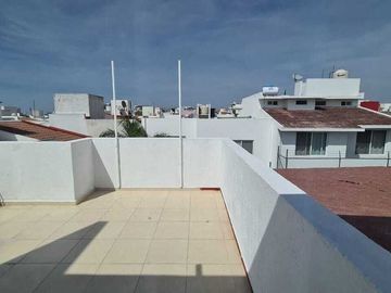 Venta de Casa en Querétaro, Milenio III, amplios espacios y jardín grande
