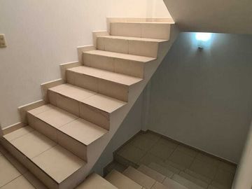 Venta de Casa en Querétaro, Milenio III, amplios espacios y jardín grande