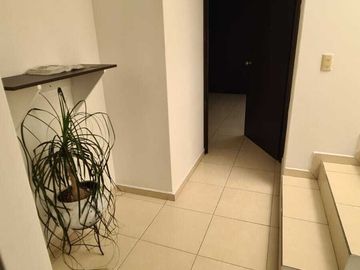 Venta de Casa en Querétaro, Milenio III, amplios espacios y jardín grande