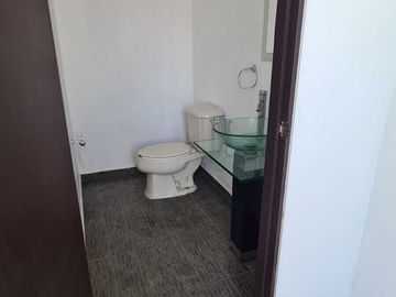 Venta de Casa en Querétaro, Milenio III, amplios espacios y jardín grande