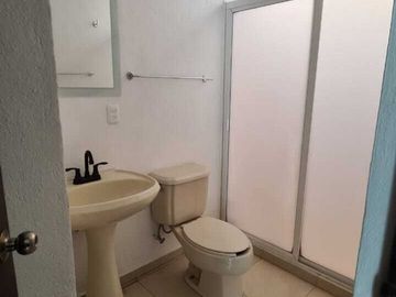 Venta de Casa en Querétaro, Milenio III, amplios espacios y jardín grande