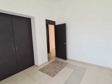 Venta de Casa en Querétaro, Milenio III, amplios espacios y jardín grande