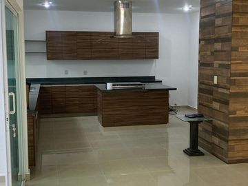 Venta de Casa en Querétaro, Milenio III, en Privada Lucepolis, seguridad 24 hora