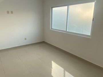 Venta de Casa en Querétaro, Milenio III, en Privada Lucepolis, seguridad 24 hora